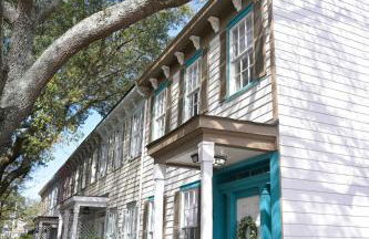 The Maiden Voyage - Themed Getaway, Steps to Forsyth, King Bed, Grill, Games, Picnic Basket - Foto 26