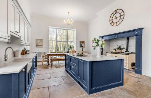 Beccles Georgian Mansion l 9 Bedrooms, Hot Tub & Parkland - Foto 10