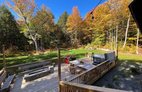 Dream Stratton Forest Cabin with Hot Tub and Fast WiFi - Foto 8