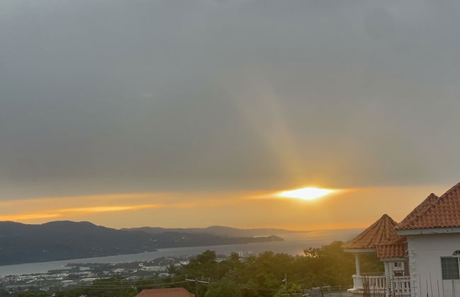 Skyline Suites, Breathtaking Mountains & City View 1 Bedroom Apts by RedAwning - Foto 11