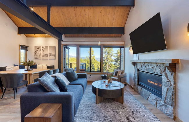 Lake View, Firepit, Game Room Remodeled Lake Tahoe Luxury Cabin by Avantstay - Foto 56