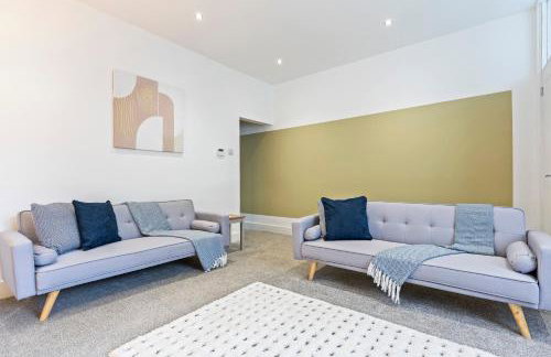 Stylish House - Sleeps 7 - Free Parking, Fast WiFi and Smart TV - Contractors, Groups and Long Stays Welcome by Yoko Property - Foto 18