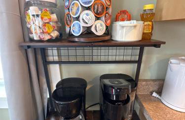 Private 2 Bedroom Lofted Garage Getaway - Foto 18