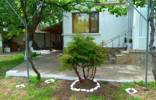 Villa Valley of Roses - Photo 1