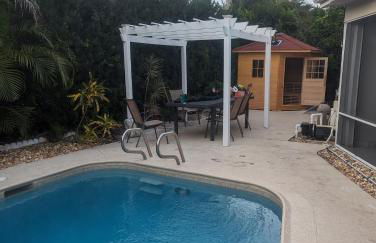 Bike to the beach, walk to restaurants, heated pool, secluded - Foto 28