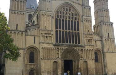 Dove's Place in historic Rochester with Parking - Photo 21