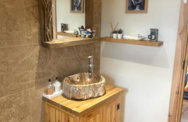 The Estate, Luxury Spacious Family Stay with 3 Hot Tubs, Scenic Views Sleeps 16 near Durham & Bishop Auckland - Foto 33