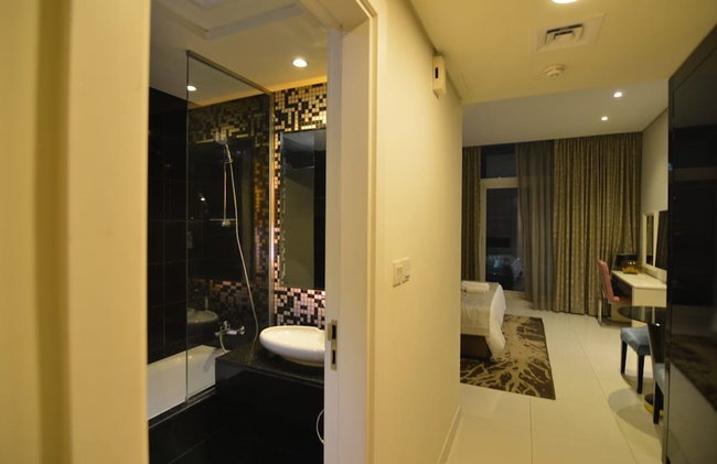 Stunning Studio Dubai with Infinity Pool and Canal View - Foto 11