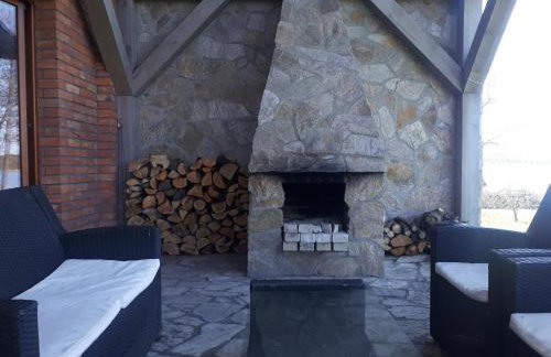 Dom nad jeziorem z linią brzegową - Foto 16