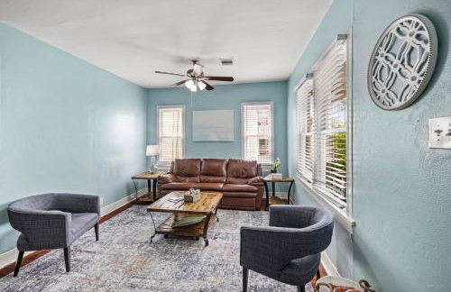 The Starboard at M Historic Lost Bayou Retreat Walk to Beach Sleeps 6 - Foto 10