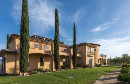 Palazzo Del Sol By AvantStay Breathtaking Home w Mountain Views Hot Tub - Photo 46