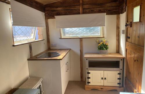 Modern Shepherd's Hut at St Anne's - Foto 2
