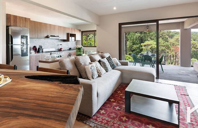 Moderna Villa con Hermosa Vista al Lago - Photo 1