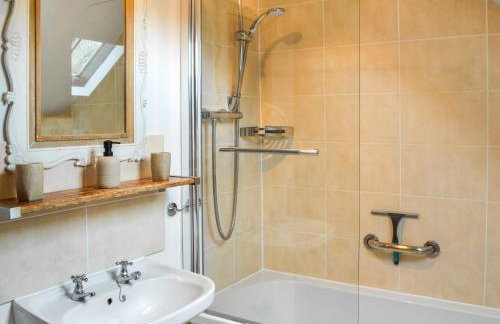 Yew Tree Cottage - Photo 13