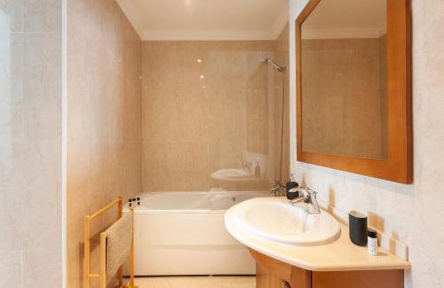 Central Orient Residence - Modern, spacious and sunny! By the river! - Photo 20