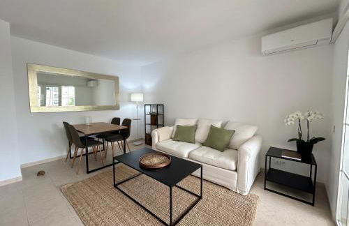 Marbella Beachside Apartment - 1 Min Walk to beach - Photo 4