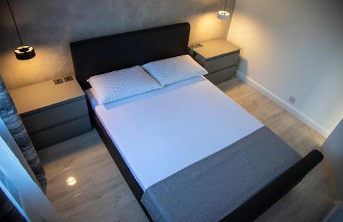 Villa Emma - Modern Bungalow with EV Point, Free Parking & Workspace - Photo 16