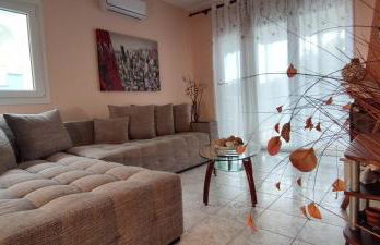 Lucy's next to sea apartment - Photo 18