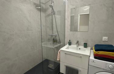 PARIS-MONTROUGE Magnifique appartement- très cosy pour 1 - 6 personnes refait à NEUF -ENTIRE APARTMENT LUXURIOUS AND WARM -Montrouge Paris 14ème - Proche Aéroport Orly Parc Expositions Porte de Versailles FREE WIFI GRATUIT - Foto 41