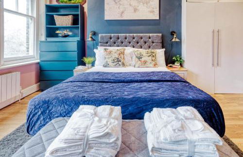 Sunny Corner Apartment in Center of London - Photo 12