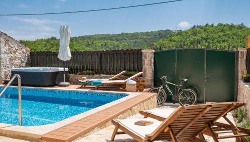 Villa Old House I Hot tub and pool, near Imotski - Foto 3, sunbed