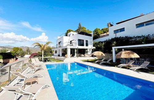 MalagadeVacaciones - Candado Golf with Luxury Heated Pool - Photo 1