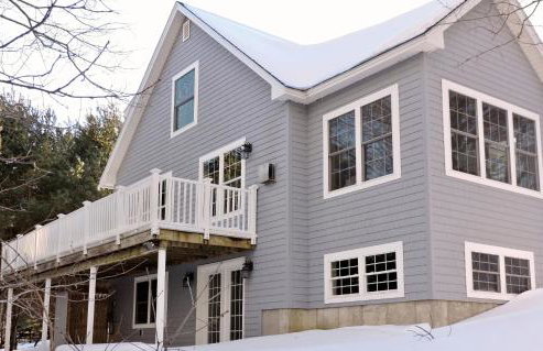 Beautiful Sandy Point Getaway with Wraparound Deck! - Foto 25