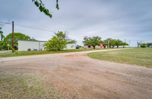 Pet-Friendly North Texas Home with Spacious Yard! - Photo 27