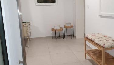 Schöne Wohnung über Wissen - Foto 2