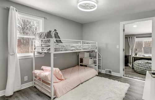 Newly Remodeled! Upscale Home in Buffalo Suburbs - Foto 22