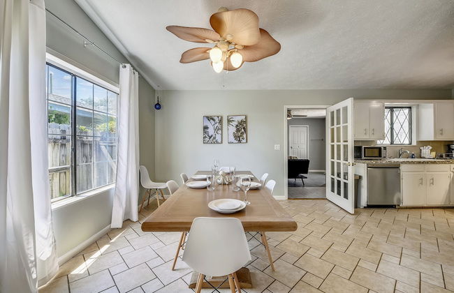 Emerald Sunset by Book That Condo - Photo 16