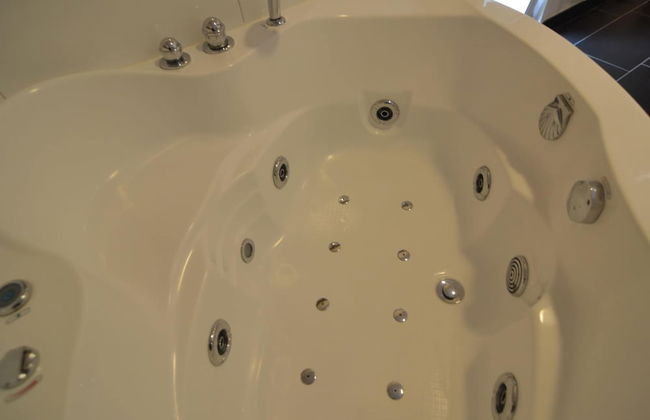 Stunning Holiday Home Near Forest in Slenaken - Photo 52