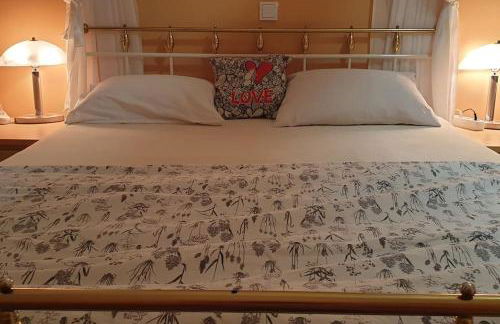 Bright by Trade Fair ICM 15 min direct to City Center 2-BedRoom full 2-BathRoom, free Parking, Balcony, Family and Business friendly - Foto 22