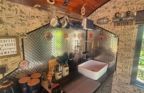 Brewers Bolt Cozy Unique Shepherds Hut - Hot Tub! - Photo 6