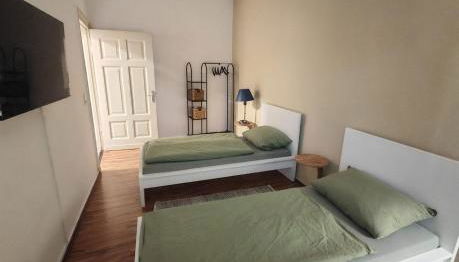 City Apartment I 75qm I Kostenloser Parkplatz I Nähe Staatstheater I WLAN - Foto 3