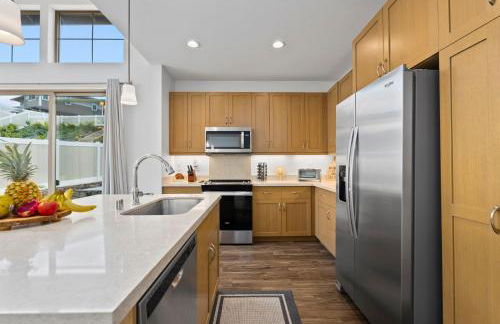 # Marbella Lane-Elegant 3BR Getaway with Superb Views - Foto 38