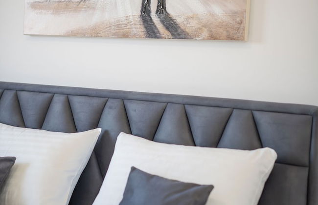 Poolside Hideout Apartments - Photo 8