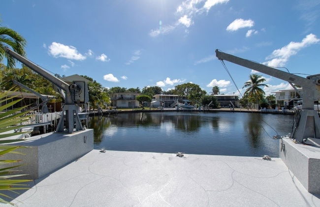 Beautiful Updated Stilted Home Makes For A Super Getaway. 3 Bedroom Home by RedAwning - Foto 42