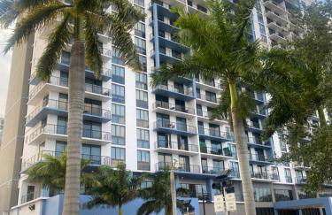 DOWNTOWN DORAL, FLORIDA. NEW CONDO STYLE RESORT. - Foto 2
