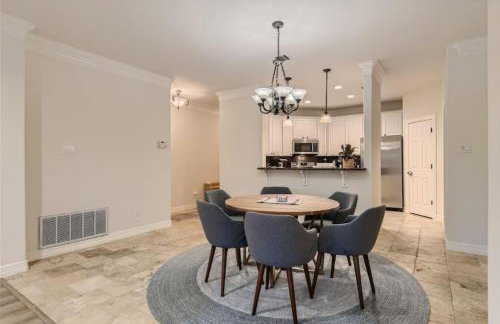 Captivating 4BR Haven with Park View near DT - Foto 1