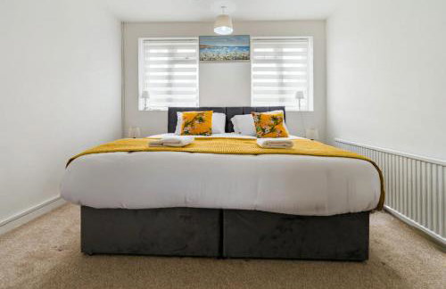 Stylish 3-Bed Home - 5 min walk to ExCeL - Free Parking - Near O2 & Canary Wharf - Photo 9