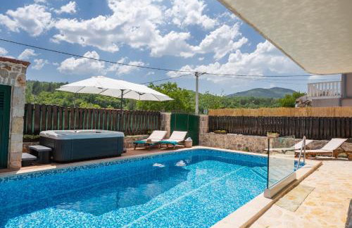 Villa Old House I Hot tub and pool, near Imotski - Foto 1