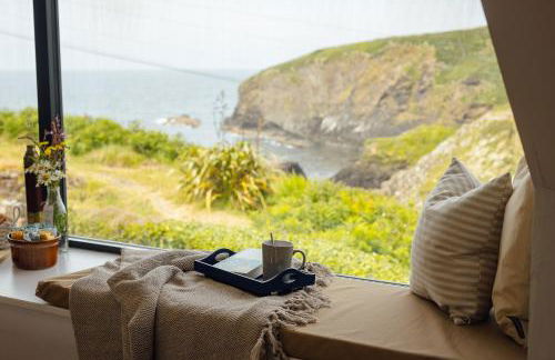 Cliff-top Cottage on Coast Path w/Panoramic Views - Photo 31