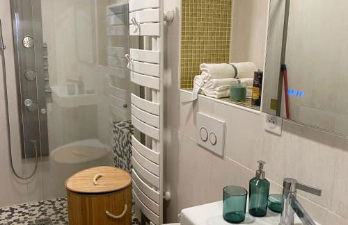 Le Roofound - Porte de Paris - Métro à 5min - Entrée personnelle - Foto 3