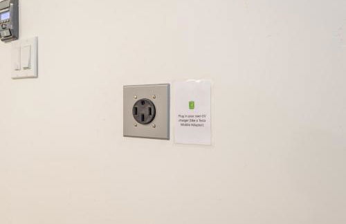 Modern Eco Retreat with Hot Tub and Views - Foto 4