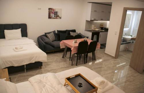 Emily Apartments 3 - Photo 7