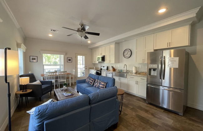 NEW 2bed 2bath With Creek and Open Spaces - Foto 1