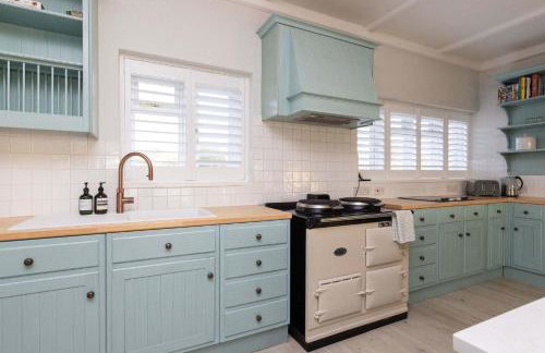 Luxury Beachfront Retreat for 14 with Hot Tub - Photo 17