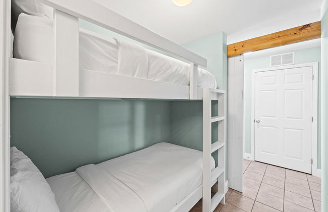 Laketown Wharf by Book That Condo - Foto 20