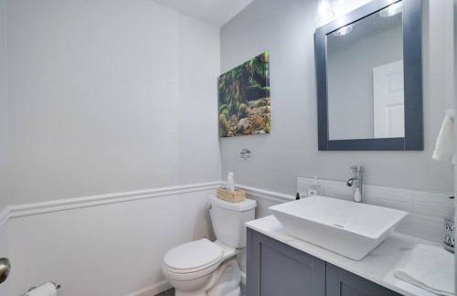 Cozy Poconos Retreat Hot tub, Game room and igloo - Foto 17